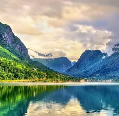 Innvikfjorden a Nordfjord, Norsko